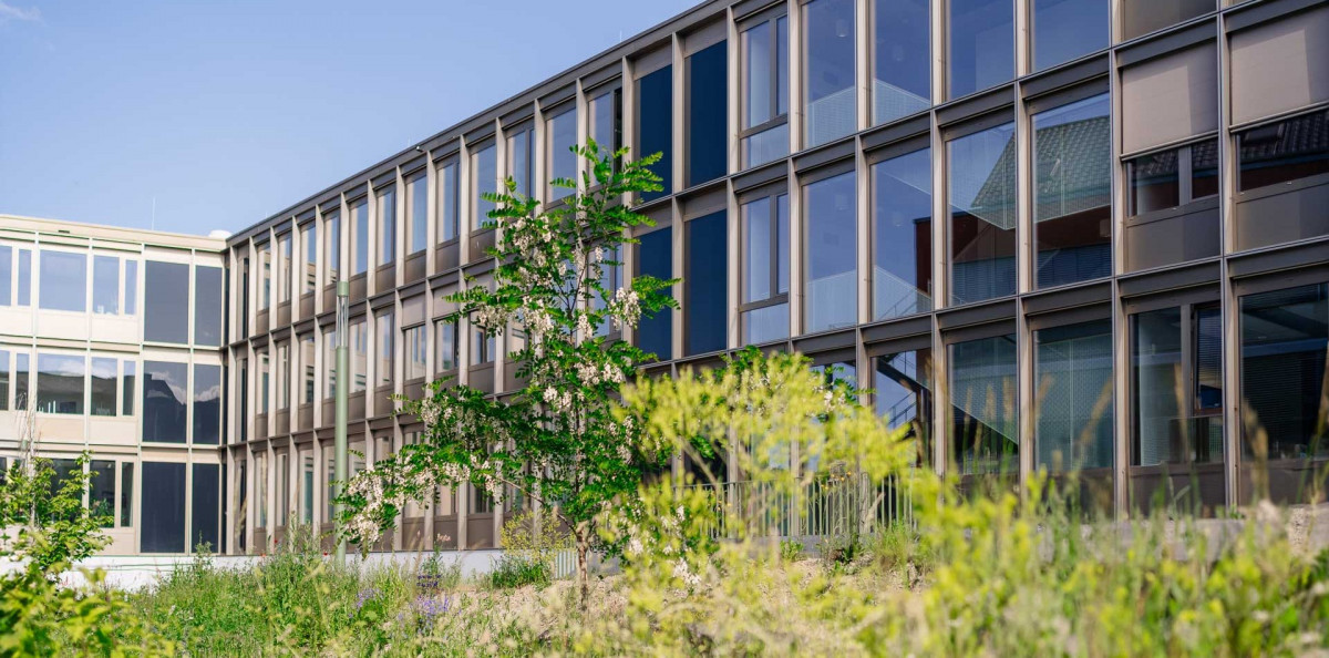 Panorama von der ikonischen Fensterfront des Science Parks Kassel