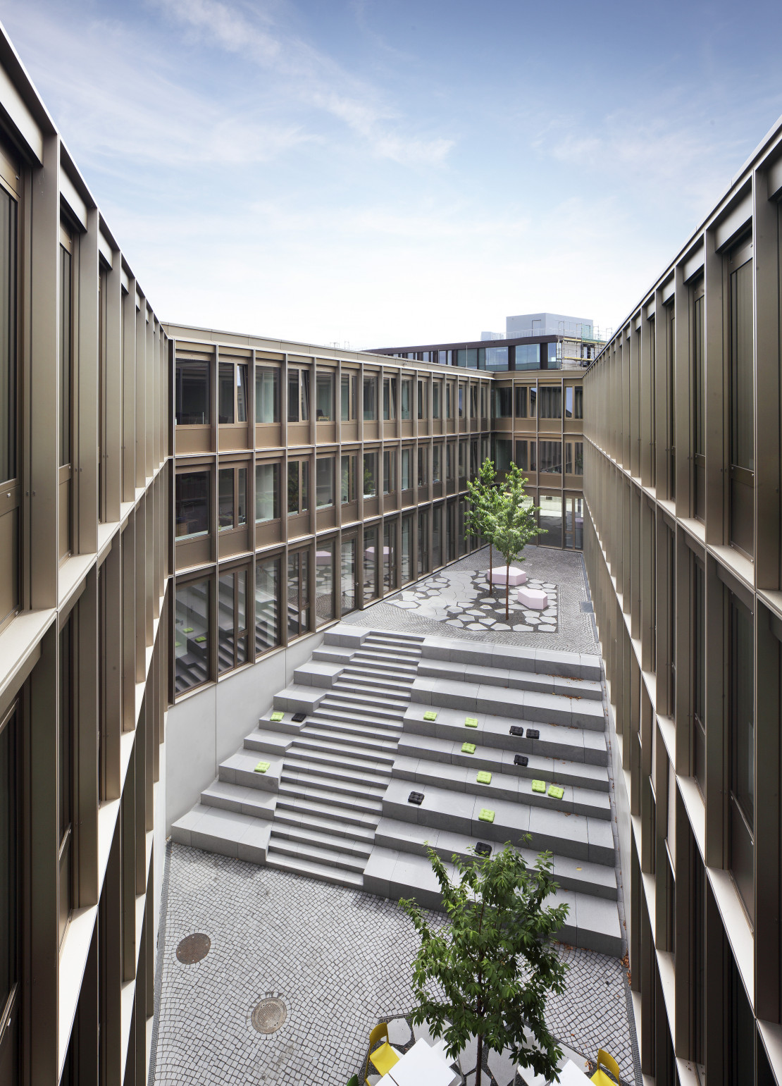 Blick aus dem obersten Stockwerk des Science Parks auf den Innenhof.